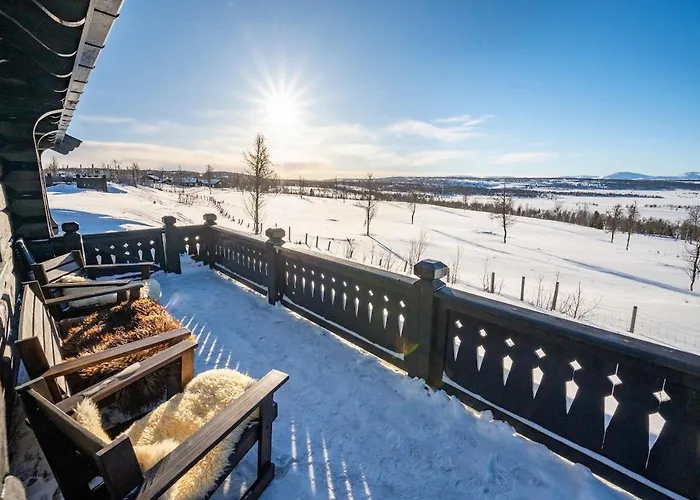 Hytteperle Gala, Vakre Lauvasen, Honhuset בית נופש